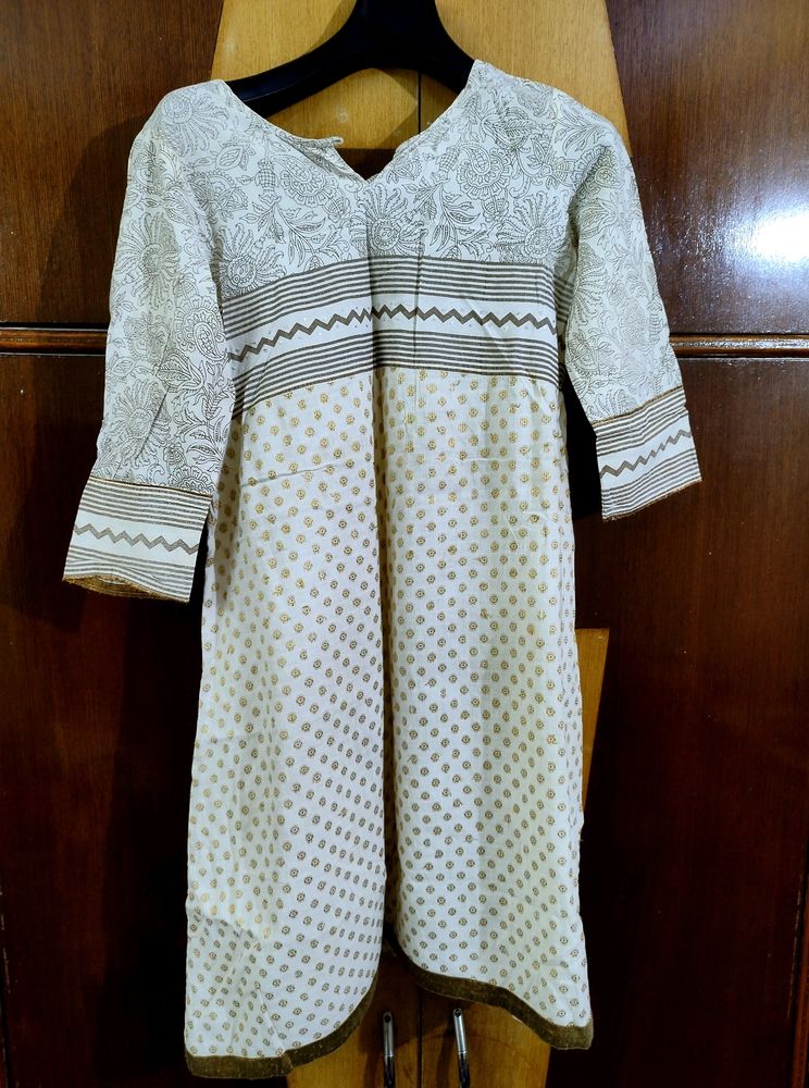 Vintage-Inspired Print Dress⚪🟡