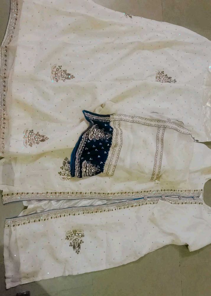 Elegant White Kurta Set with Embellishments