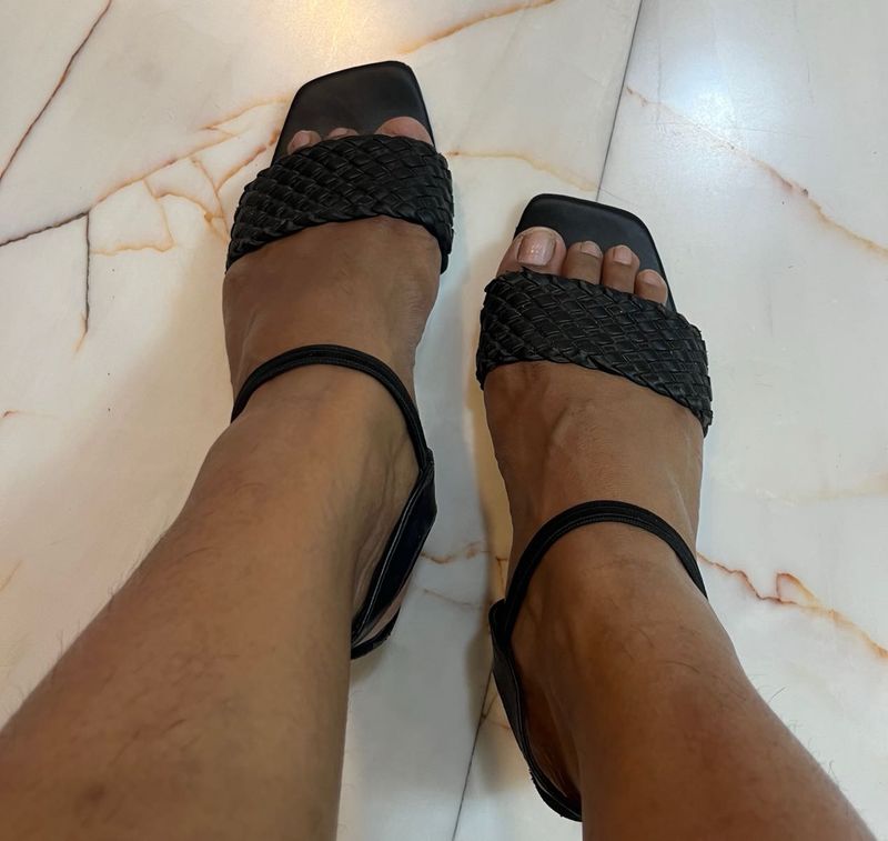Stylish Black Woven Strap Sandals