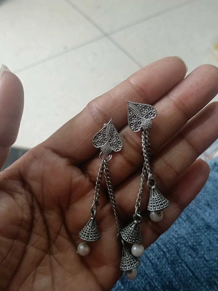 Oxidized Silver Dangling Earrings with Pearls