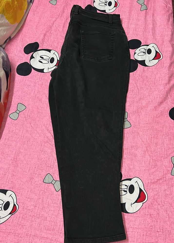 Black Cropped Jeans