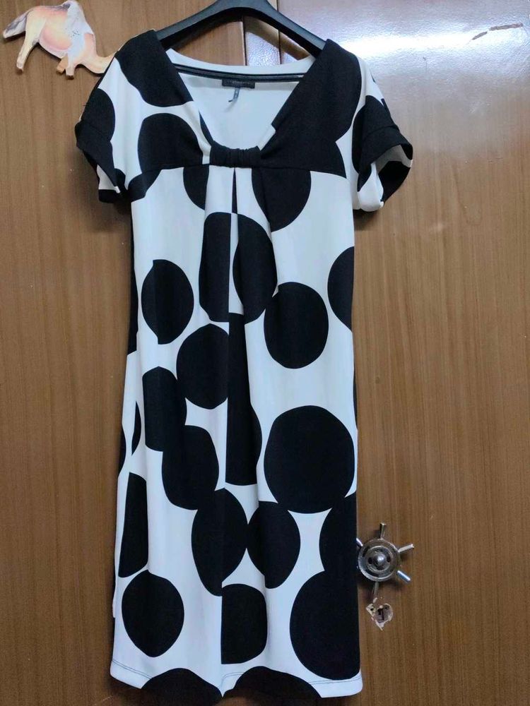 Polka Dot V-Neck Dress