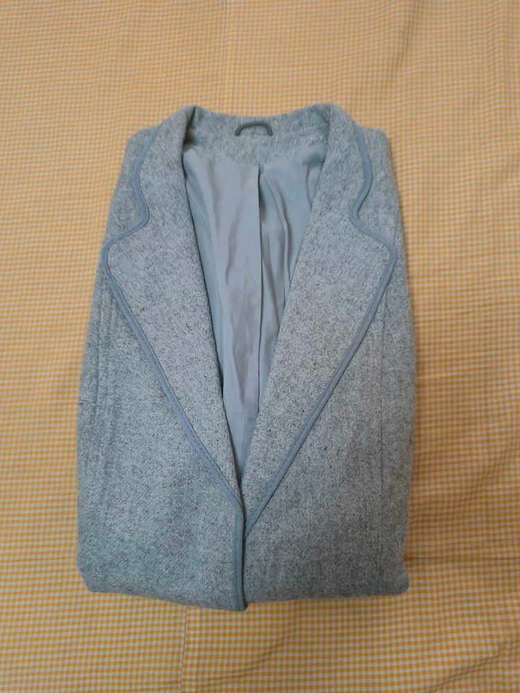 Stylish grey blazer