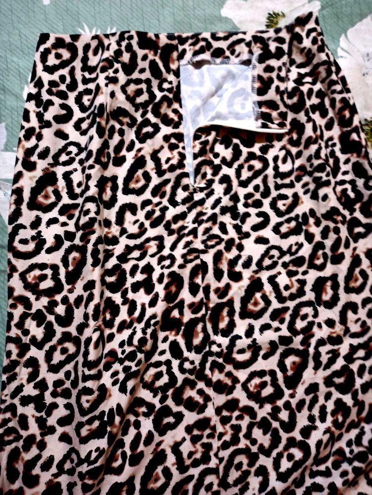 Leopard Print Midi skirt ✨