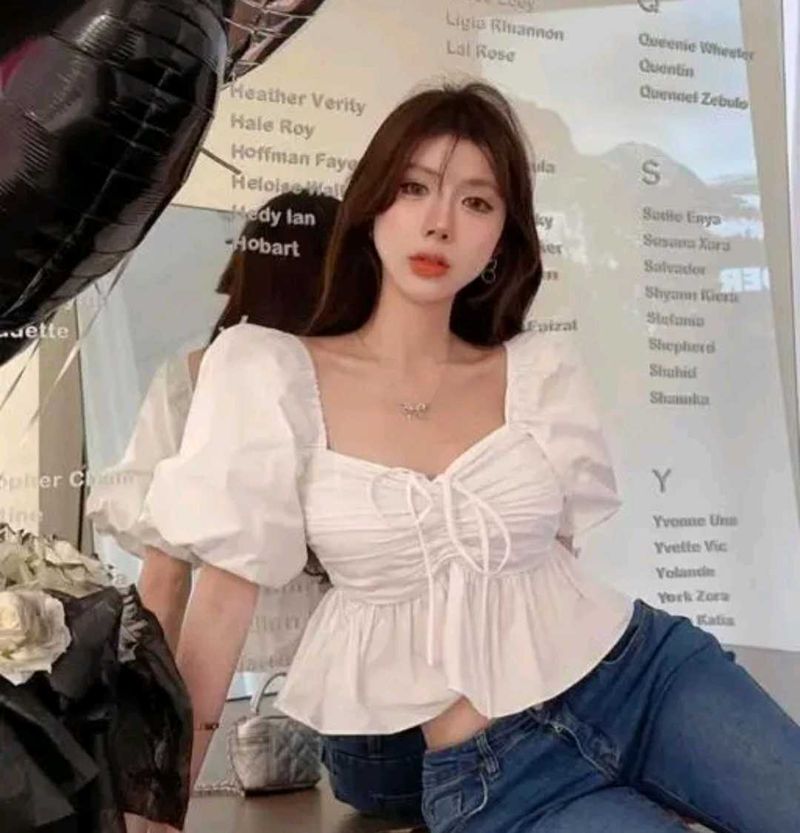 🐻‍❄️Chic White Puff Sleeve Peplum Top🪄