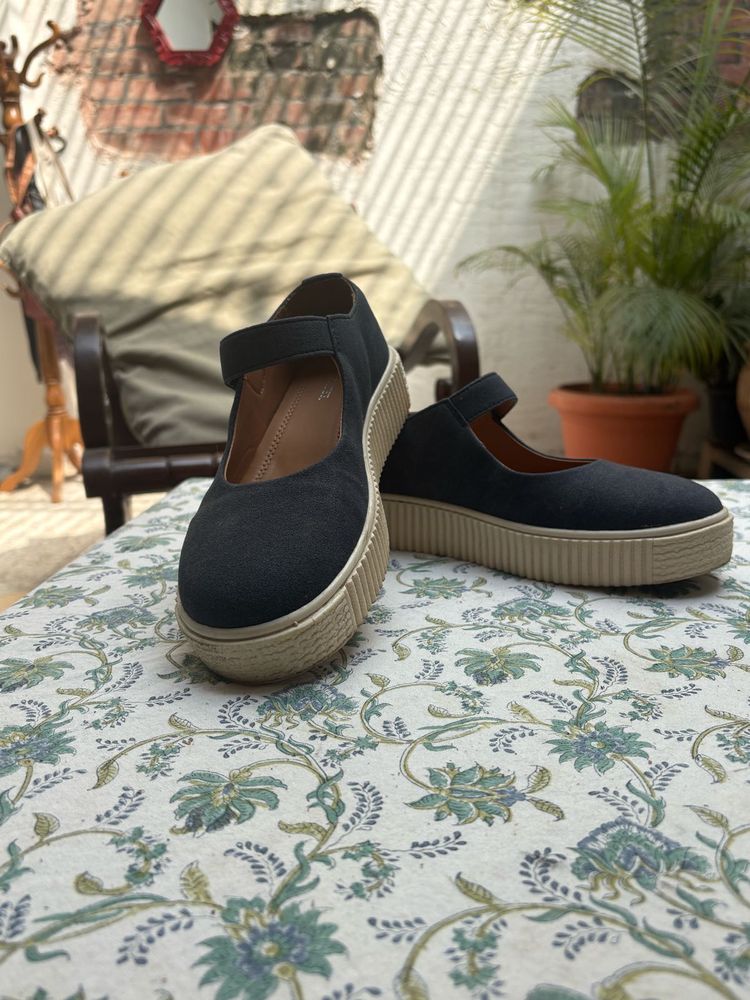 Theatre Mary Jane Platform Shoes (Navy)