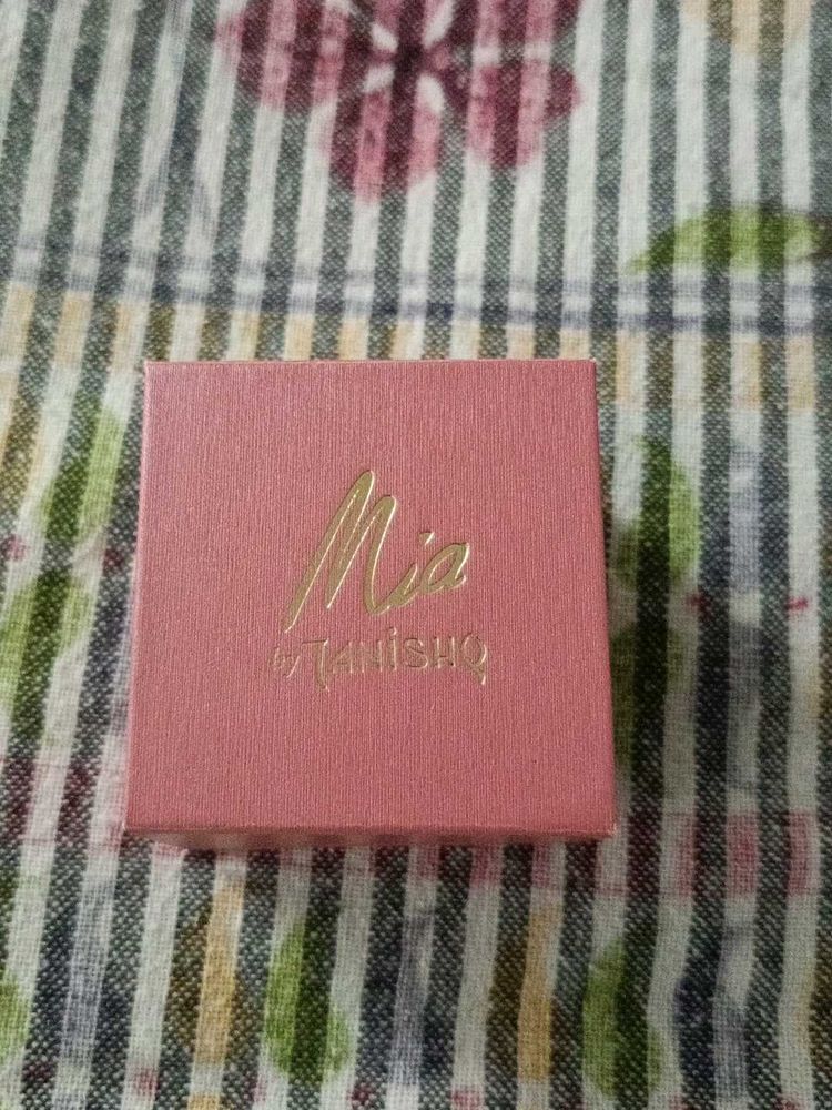 Mia by Tanishq Jewelry Box