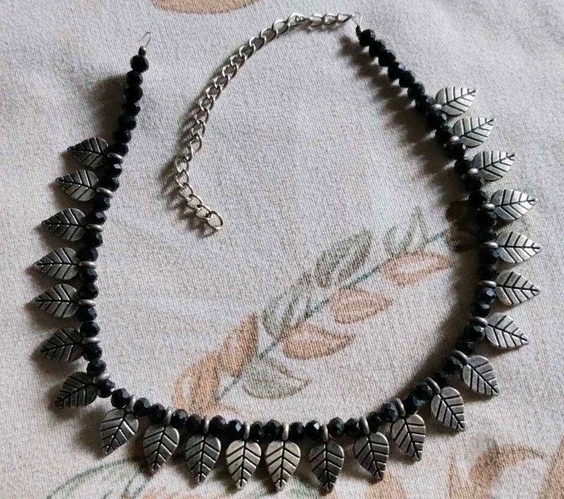 Boho Leaf Pendant Necklace
