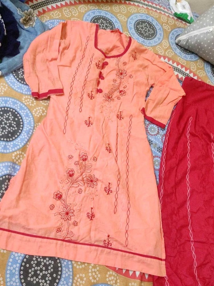 drss Embroidered Kurta Set