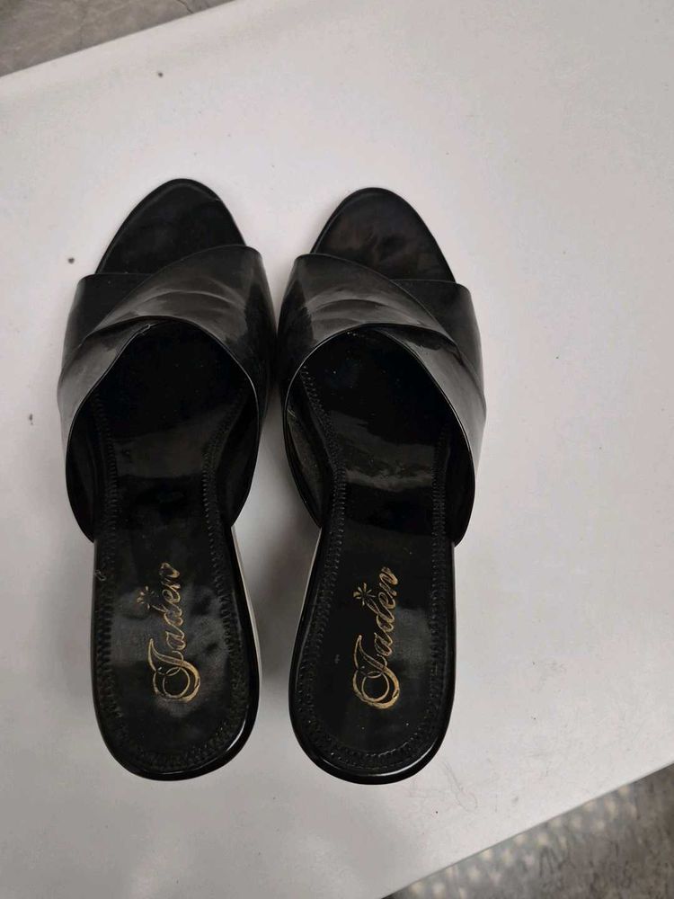 Chic Black Open-Toe Mules