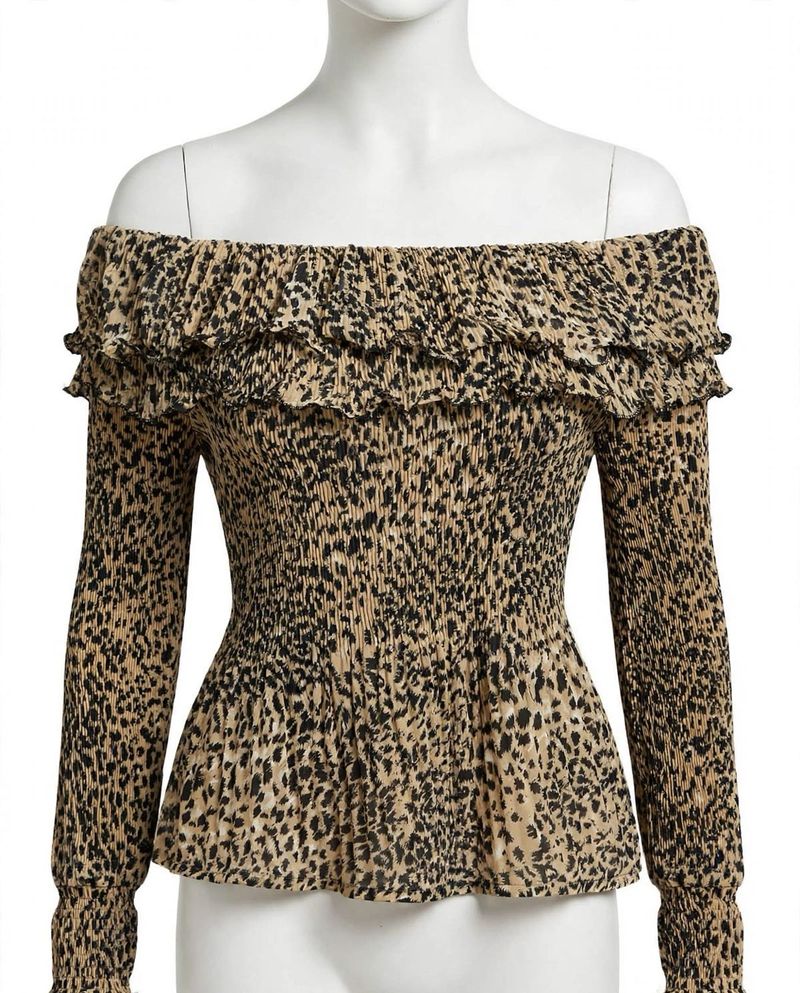 Chic Off-Shoulder Leopard Print Top