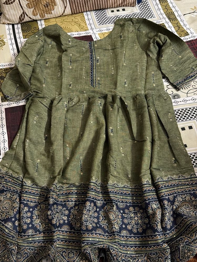 Elegant Olive Green Kurta with Embellishments