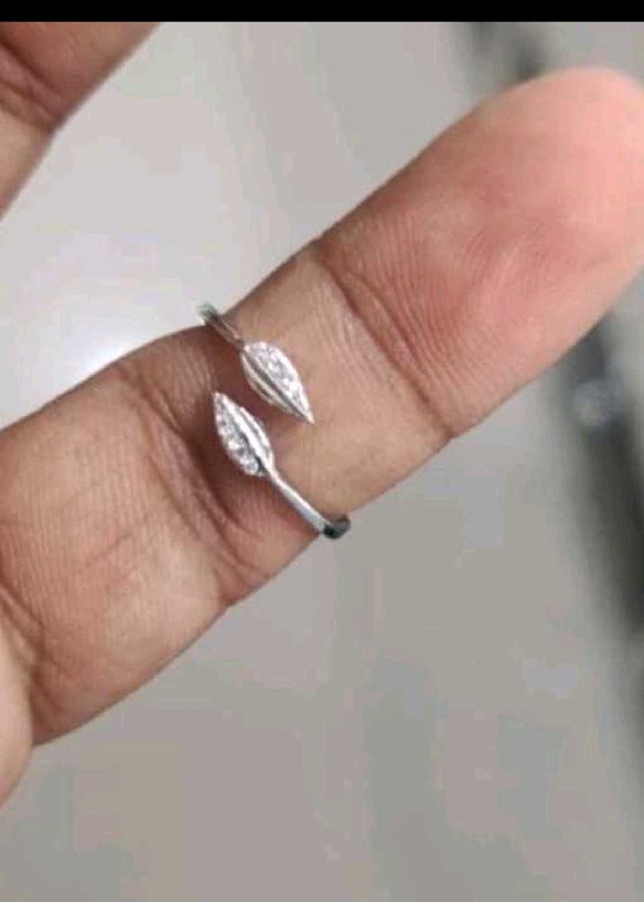 925 Sterling Leaf Design Ring With Hallmark