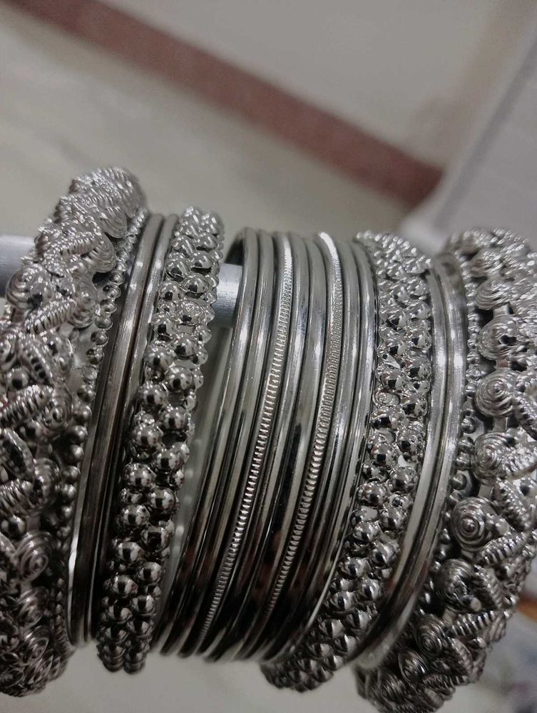 2 Hands Silver Oxidised Bangles