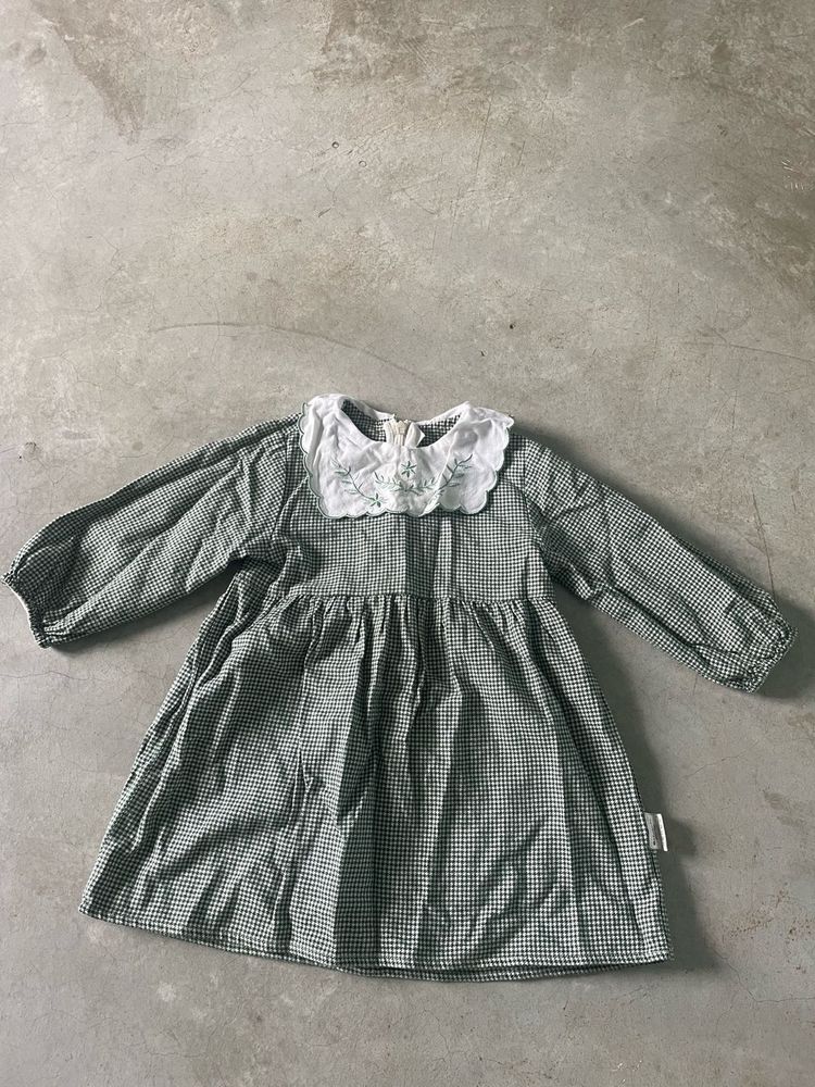 Charming Gingham Dress with Ruffle Collar