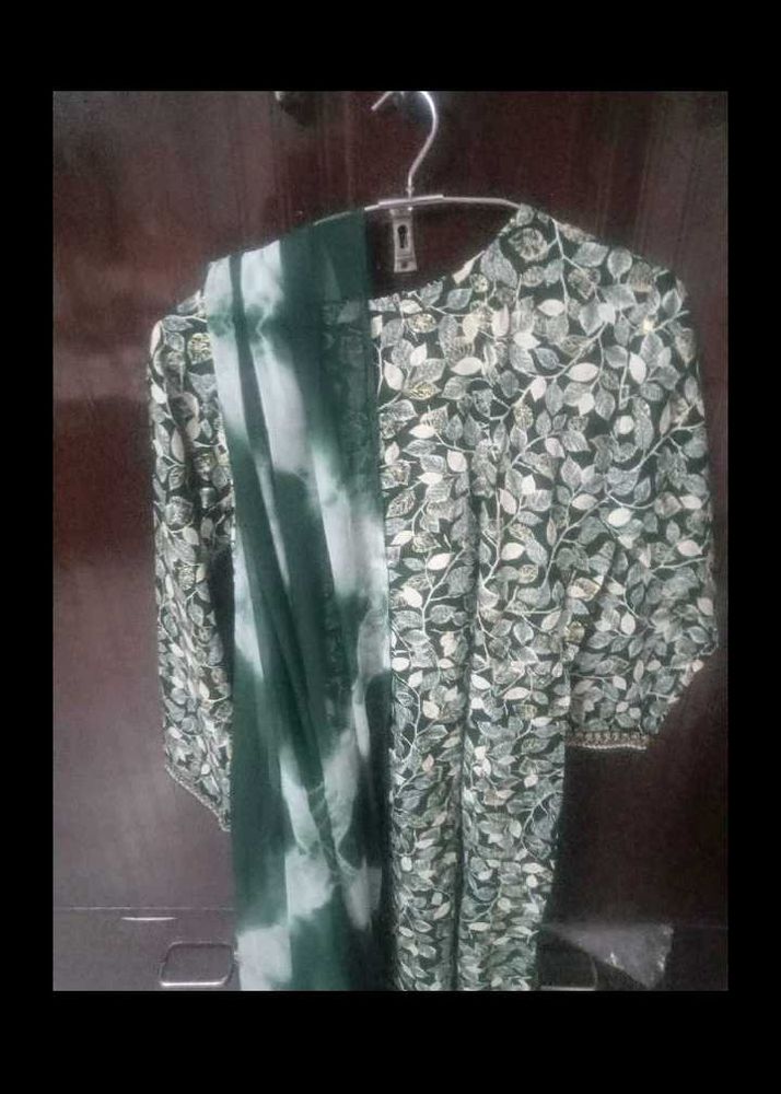 Embroidered Kurta Set &amp; dupatta Xl size