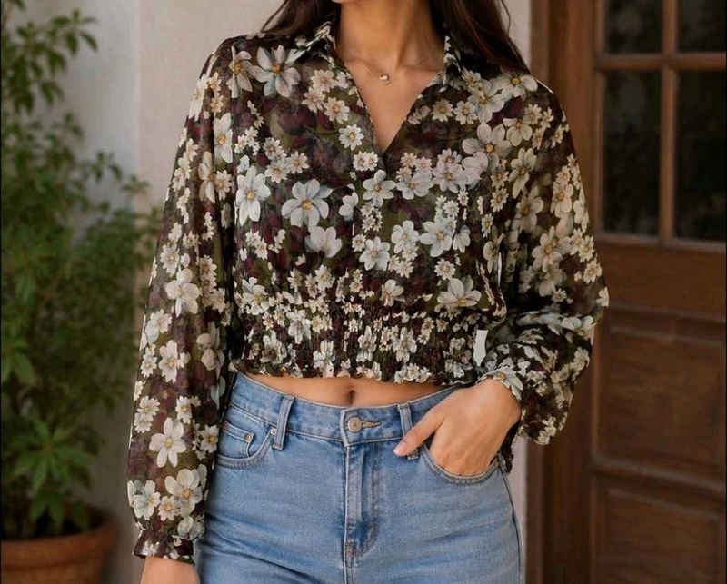 Chic Floral Print Cropped Blouse