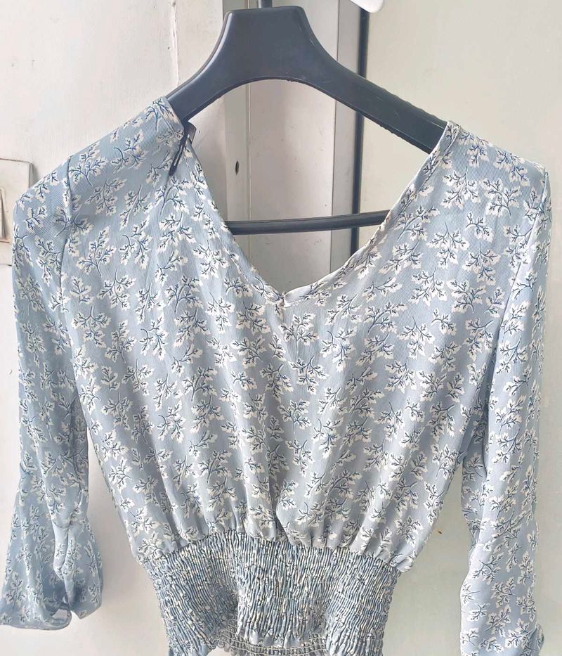 Chic Floral V-Neck Blouse