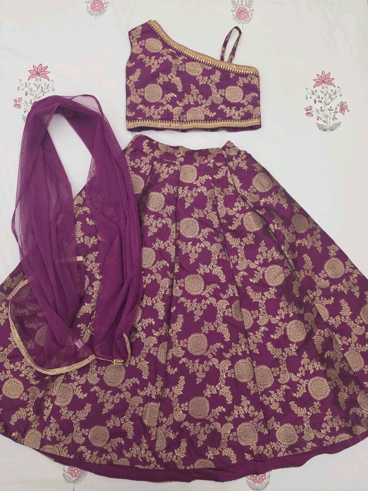 Beautiful brocade lehnga set for diwali