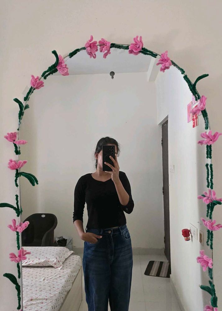 Chic Black Cropped Top