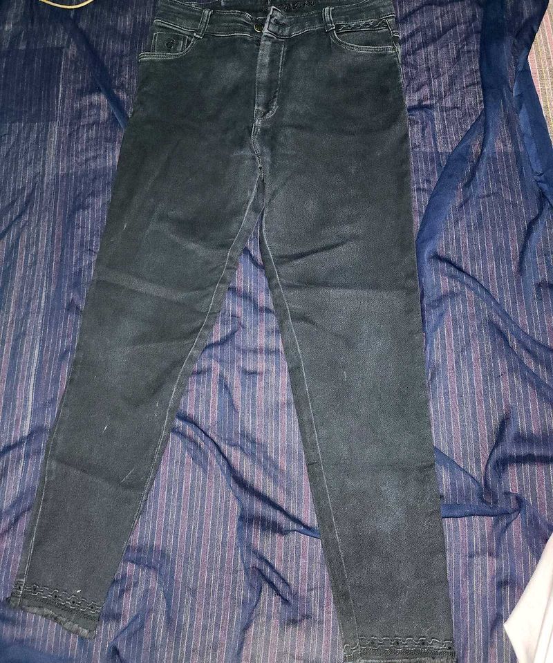 Stylish Black Denim Jeans