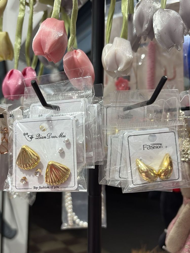Gold Shell &amp; Drop Earrings Set