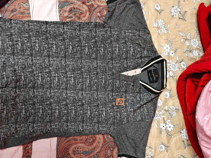Stylish Men's Textured Polo T-Shirt