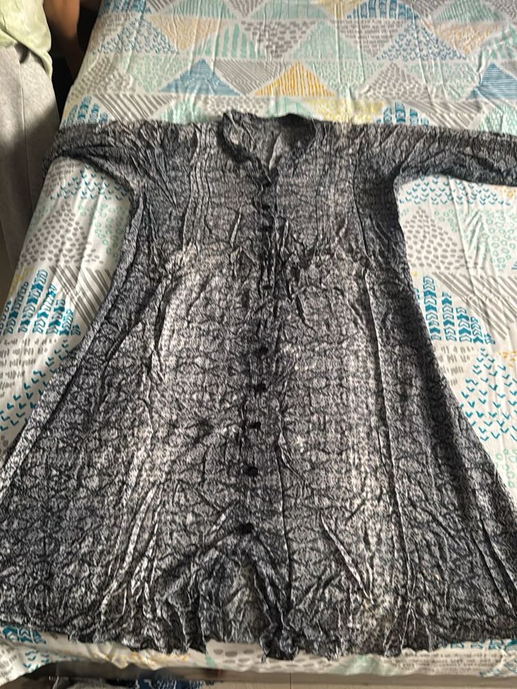 Stylish Black &amp; White Printed Kurta