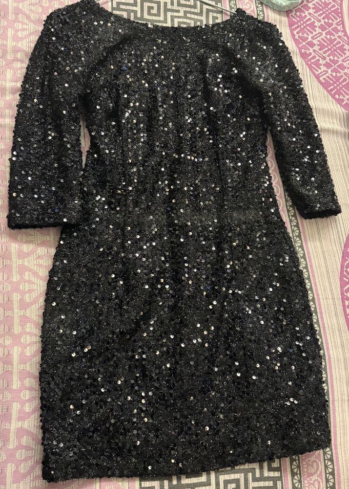 black sequins dress