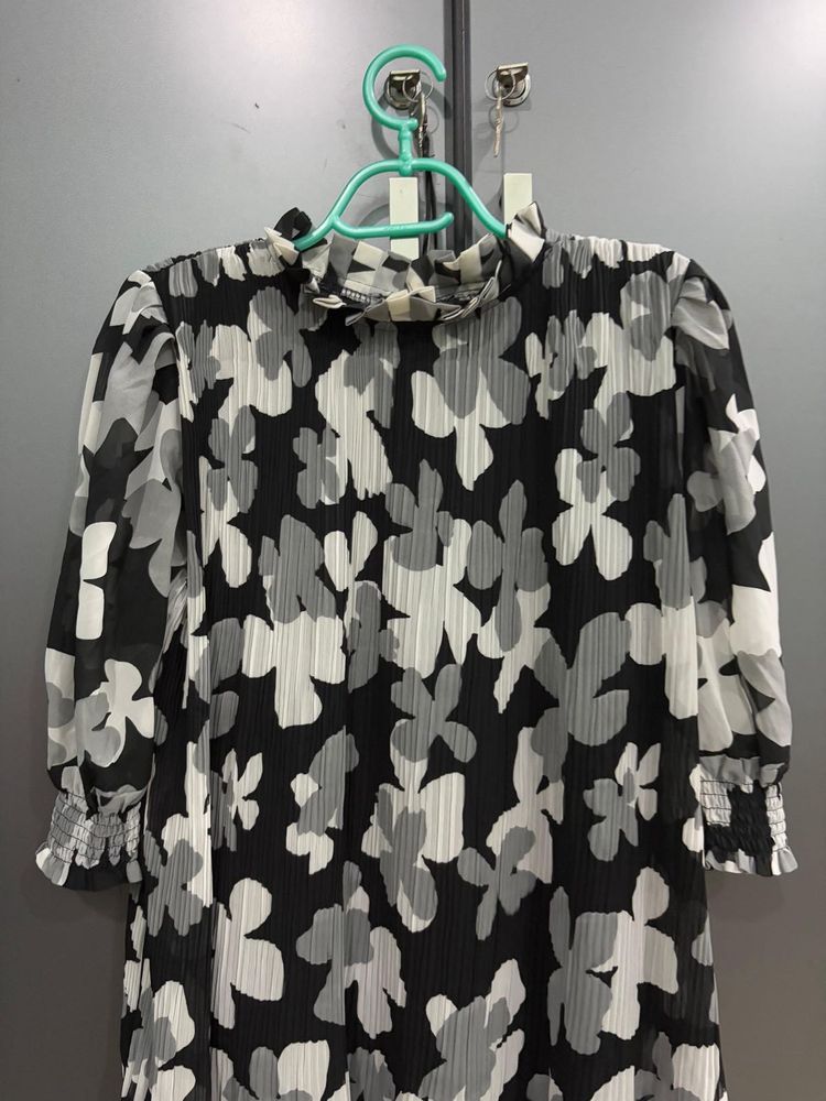 Black And White Knee Length Top