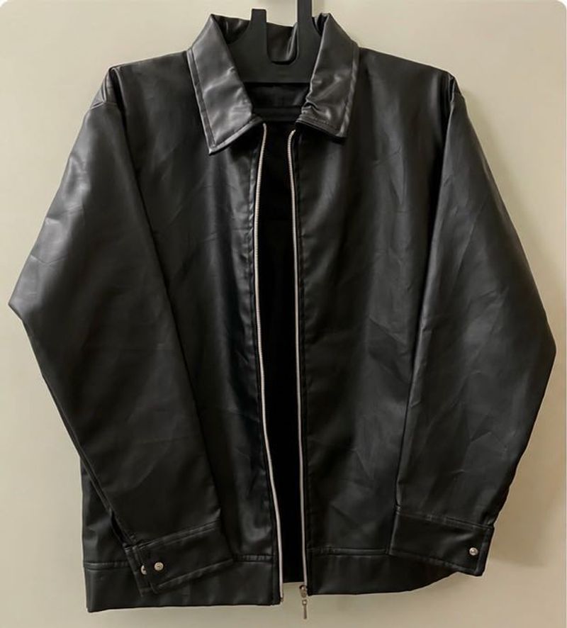 Iconic Stylish Zip Collar Black Leather Jacket 🧥