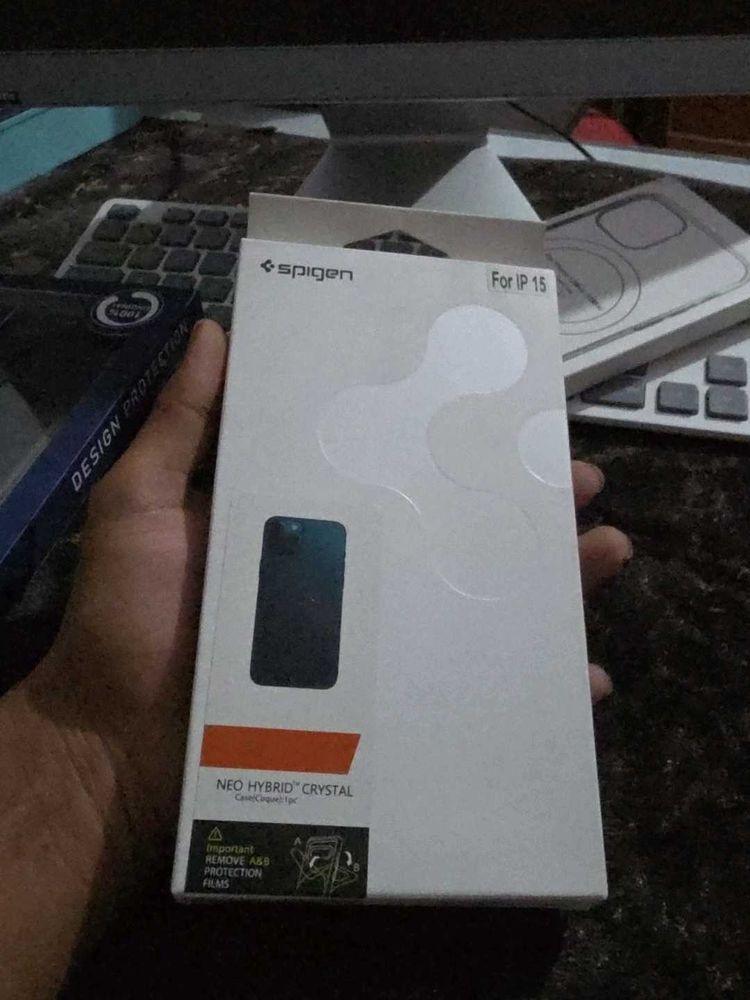 Spigen Neo Hybrid Crystal Case for iPhone 15