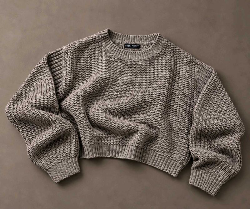 TAUPE CHUNKY KNIT CROPPED CREWNECK SWEATER