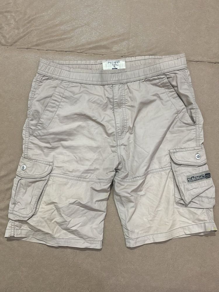 beige cargo shorts