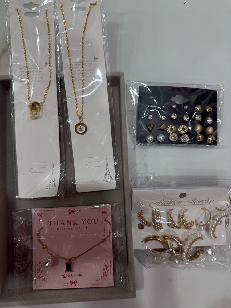 Combo of 5 Chic Jewelry Set - Necklaces &amp; Earrings