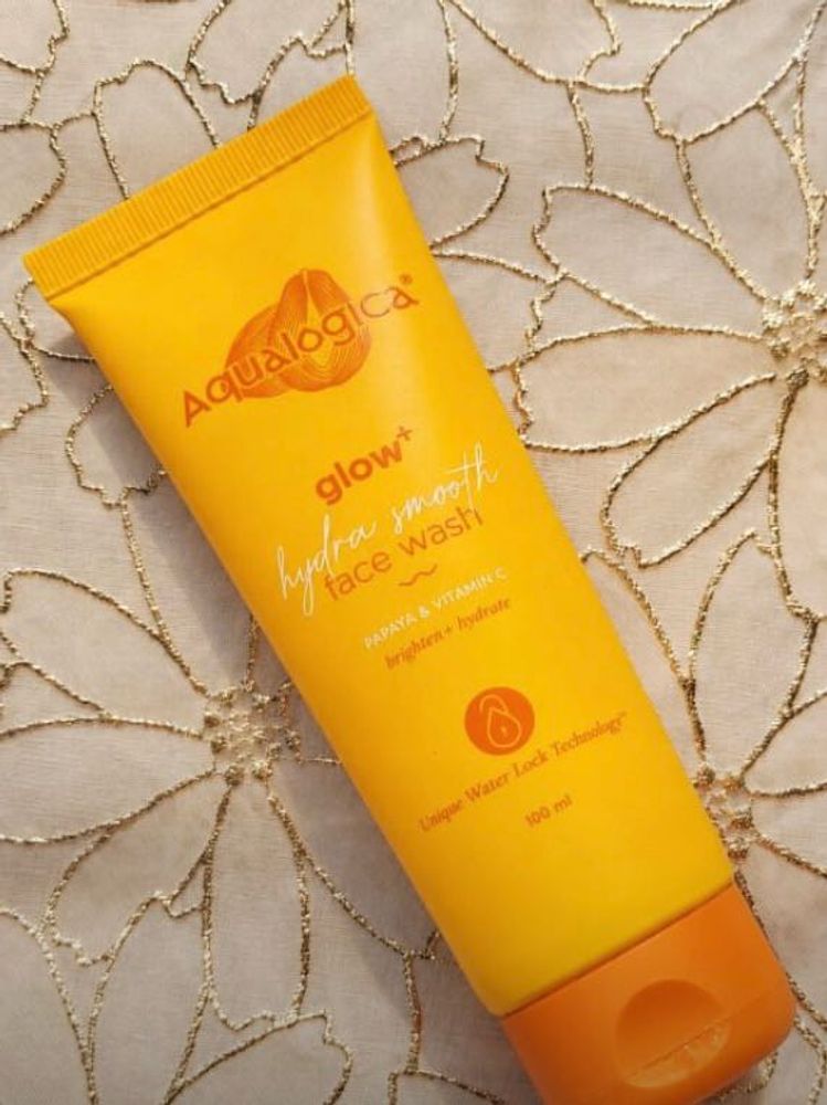 Aqualogica Glow Vitamin C Face Wash