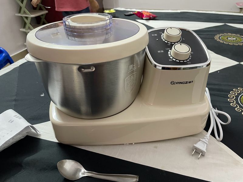 Dough Kneading Machine