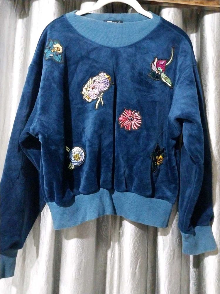 Floral Embroidered Sweatshirt