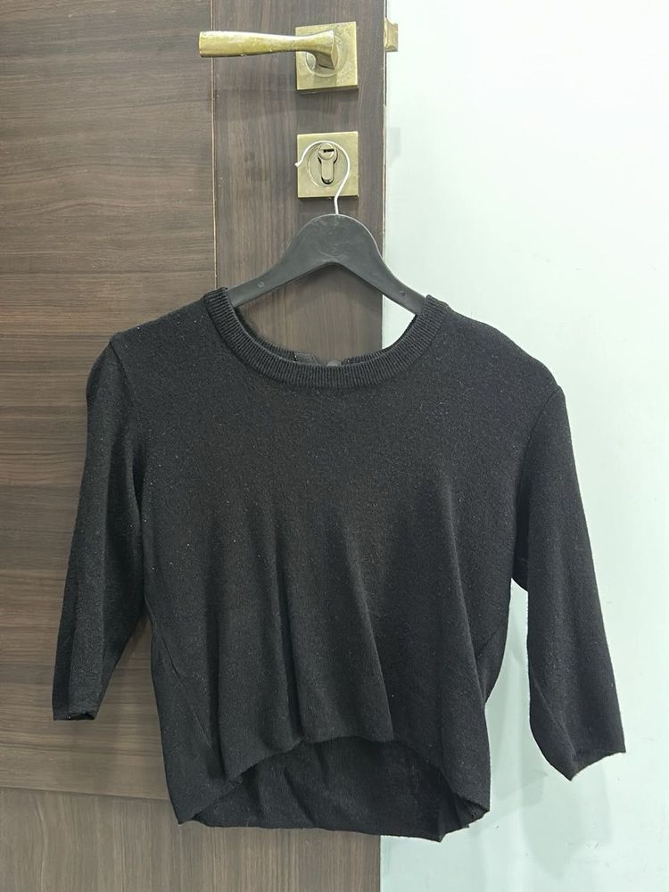 Chic Black Cropped Sweater Top