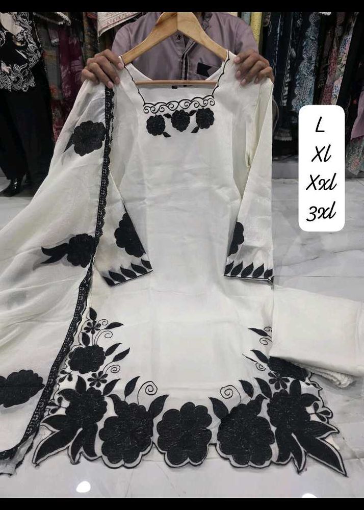 Elegant White &amp; Black Embroidered Kurta Set