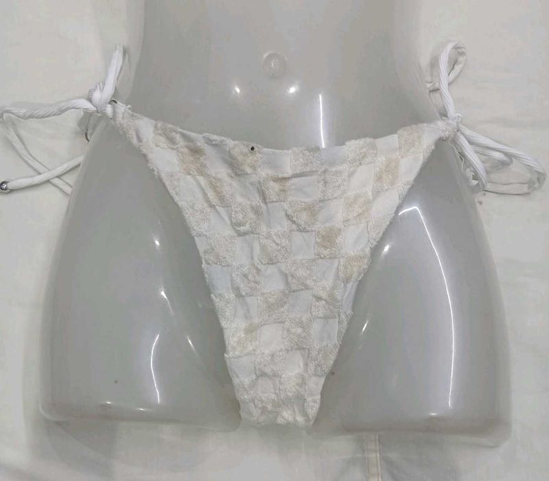 🔥 Textured White Bikini Bottoms