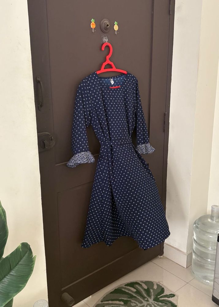 Chic Navy Polka Dot Midi Dress