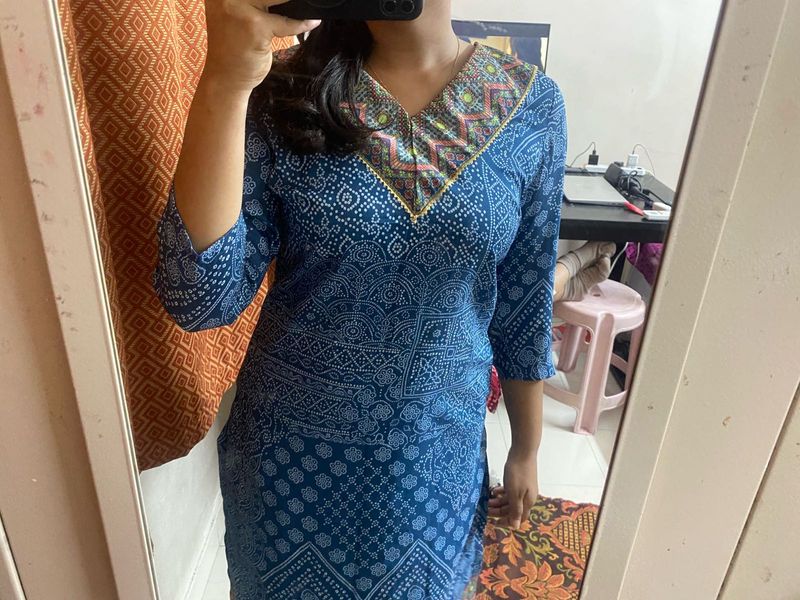 Blue Printed V-Neck Kurta