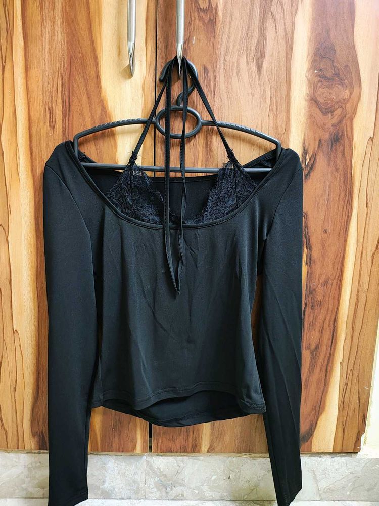 Chic Black Lace Trim Long Sleeve Top