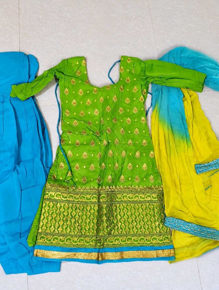 Vibrant Green Embroidered Kurta Set with Dupatta