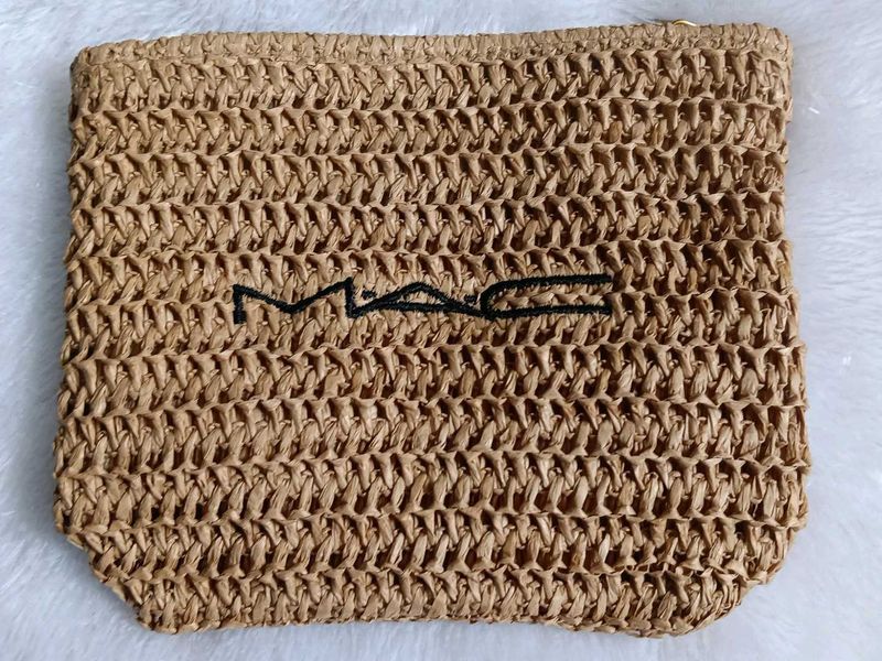 MAC Woven Cosmetic Pouch 💕♥️