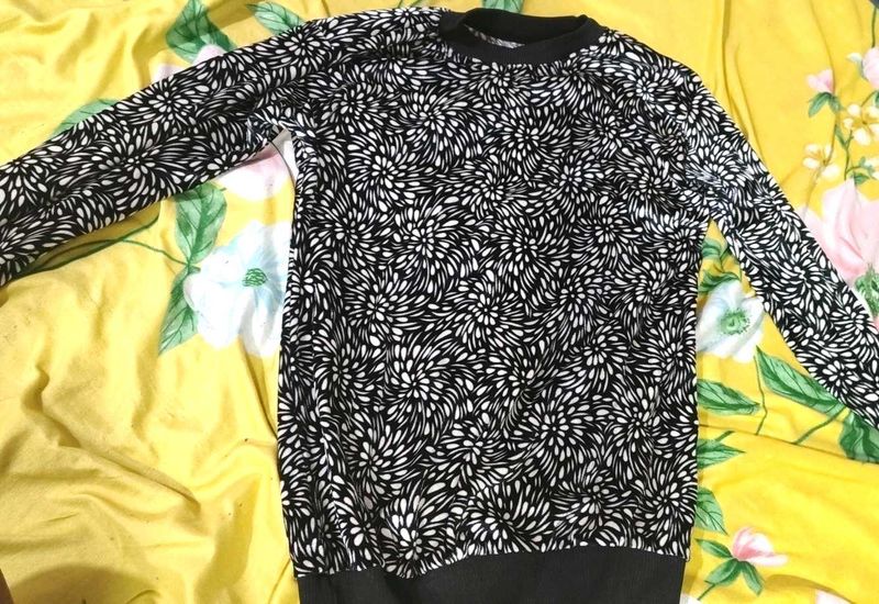 Stylish Black &amp; White Floral Print Top