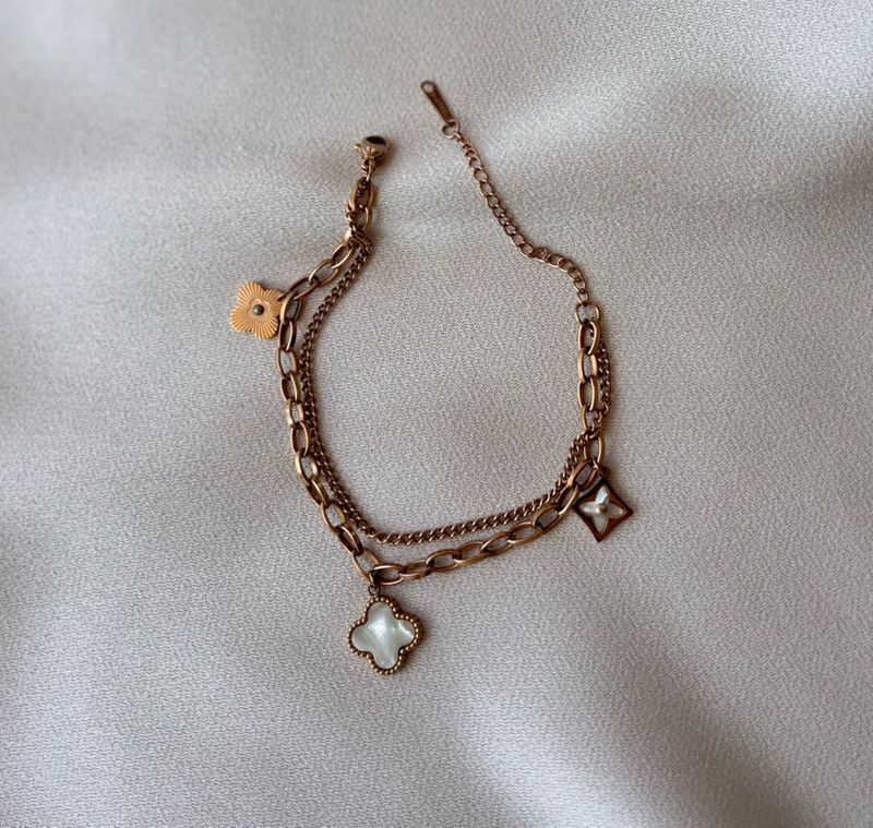ROSE GOLD DOUBLE CHAIN CLOVER CHARMS BRACELET