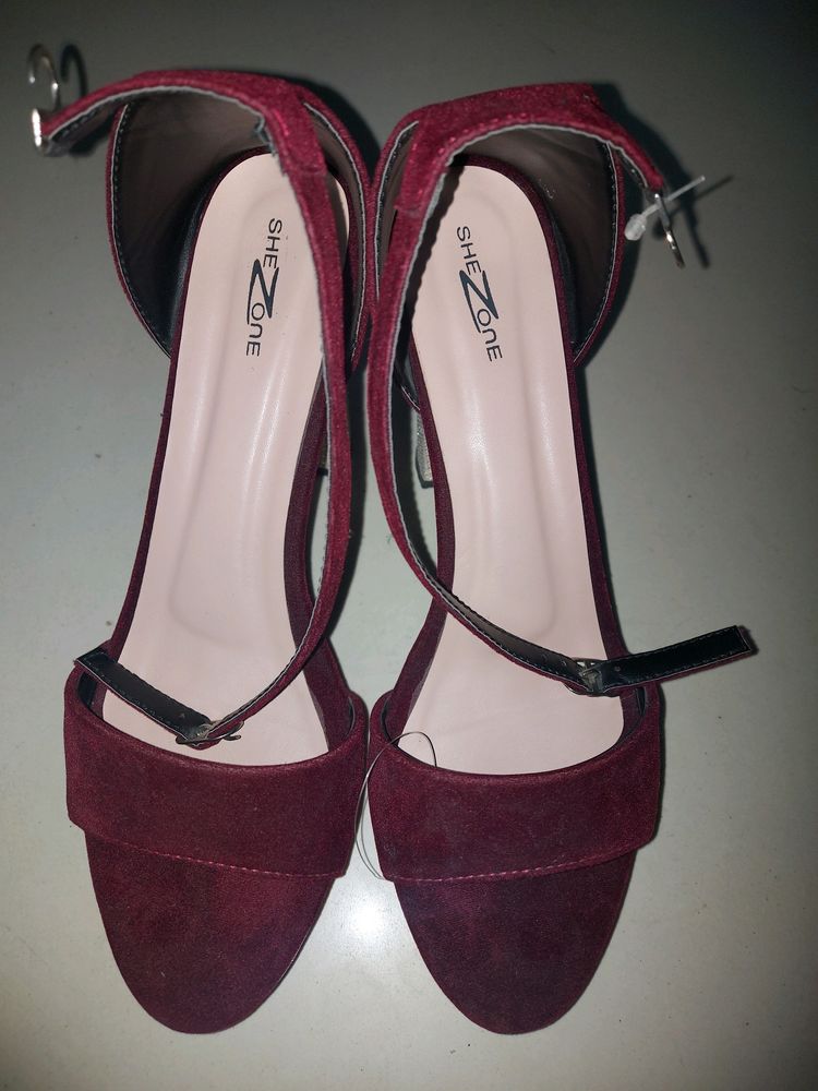 Women's Bridal Heel.