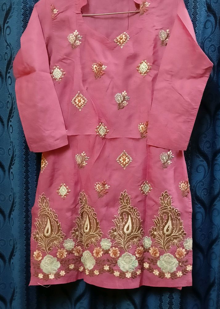 Beautiful  Kurty Full Set.